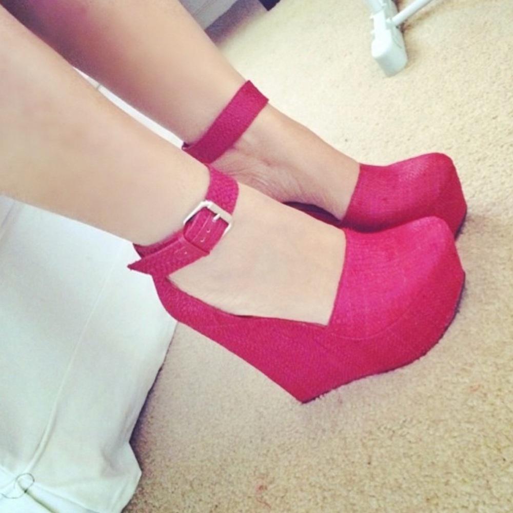 Red Shoe Cult straw platforms - Picture 2 of 7